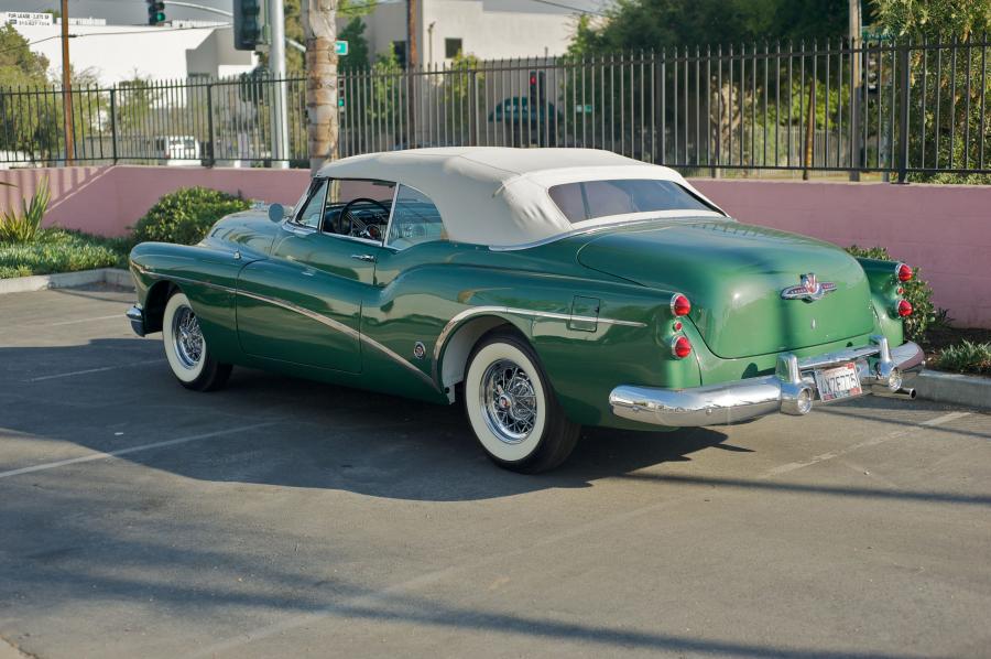  Buick Skylark Convertible Coupe 1953 года  (фото 17 из 18)